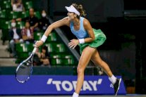 دورة بكين: موغوروتسا تبدأ حملة الدفاع عن اللقب بفوز أول