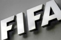 الفيفا يعاقب 11 اتحادا بسبب سلوك المشجعين في تصفيات كأس العالم