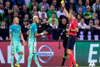 الإيقاف ينتظر نيمار بسبب شتمه الحكم بألفاظ نابية