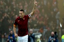 الأسطورة توتي يكشف أفضل من جاورهم في 