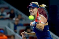 دورة هونغ كونغ: كيربر وفوزنياكي ويانكوفيتش إلى ربع النهائي