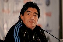 مارادونا يحبذ إقامة كأس العالم بمشاركة 48 منتخباً