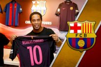 رونالدينو يعود إلى برشلونة في 