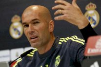 زيدان منزعج من موقف الرئيس الفرنسي بخصوص بنزيمة