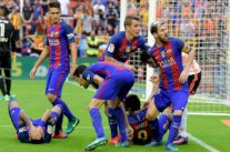 ميسي شتم عشاق فالنسيا إثر اعتدائها الحاد على زميله نيمار