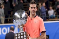 دل بوترو يعود إلى سكة الألقاب من بوابة ستوكهولم