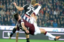 تورينو يفرمل صحوة أودينيزي وفوز بشق النفس لكالياري