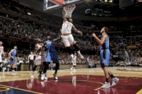 كليفلاند وسان أنتونيو يواصلان بدايتهما القوية