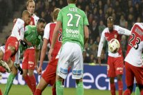 سانت إتيان يسدي خدمة لنيس وسان جرمان وفوز ثمين لليون