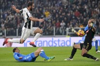 هيغواين يهدي يوفنتوس الفوز على فريقه السابق نابولي