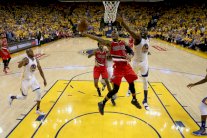 كليفلاند وغولدن ستايت المرشحان الأبرز للقب الـNBA