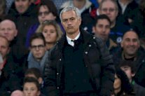 مورينيو يتجرع أقسى هزيمة بإنكلترا والثانية بمسيرته التدريبية