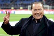 برلسكوني لن يغادر ميلان... باقٍ كـ