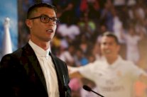 بعد تجديد عقده مع ريال مدريد... نادٍ ألماني يداعب كريستيانو!