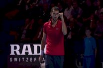 سيليتش يطيح بديوكوفيتش ويبلغ نصف النهائي ويسدي خدمة إلى موراي