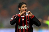 باتو: رونالدو خيّرني بين مجلاته الفاحشة وكتب كاكا الدينية !