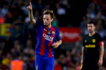 برشلونة لتمديد عقد راكيتيتش.. وقطع الطريق أمام المهتمين!