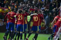 إسبانيا وإيطاليا تواصلان شراكة صدارة المجموعة السابعة