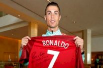 رسالة إنسانية من رونالدو تضامناً مع لاعب مصاب بالسرطان