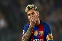 الكشف عن سبب غضب ميسي من برشلونة ورفضه تجديد عقده