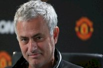 الكشف عن تكاليف إقامة مورينيو في فندق بمانشستر