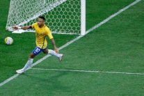 نيمار يسجل هدفه الخمسين في 74 مباراة دولية