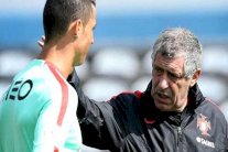 فرناندو سانتوس نادم على ما فعله مع رونالدو عام 2003