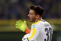 إصابة حارس مرمى دورتموند بكسر في يده