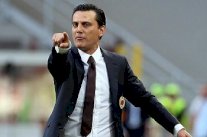 مدرب ميلان يقترب من معادلة رقم قياسي عمره 29 عاماً