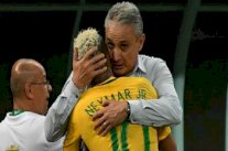 مدرب البرازيل يقر بتأثر نيمار بالملاحقات القانونية والضريبية