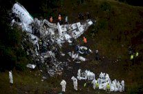 كرة القدم تنعي لاعبي تشابيكوينسي بعد صدمة تحطم الطائرة