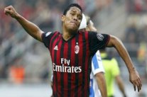 مدرب إشبيلية يكشف: باكا غير سعيد مع ميلان.. ويريد العودة