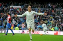 رونالدو يتخطى ثنائي برشلونة ويعتلى قمة هدافي 