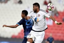 الجزيرة يضيق الخناق على الوصل المتصدر في الدوري الإماراتي