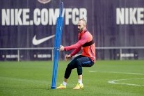 برشلونة يستعيد إنيستا قبل الكلاسيكو