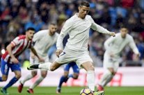 رونالدو على بعد هدف واحد ليصبح أفضل هداف من