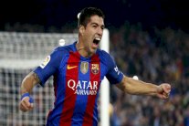 سواريز يقترب من تمديد عقده مع برشلونة حتى عام 2022