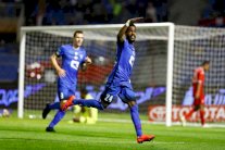 الهلال يكتسح الوحدة ويعزز صدارته في الدوري السعودي