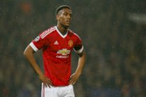 والدا مارسيال يغادران فرنسا لإنقاذ مسيرة نجلهما مع اليونايتد