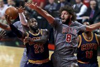 شيكاغو بولز يلحق الهزيمة الثالثة على التوالي بكليفلاند