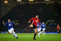 بورنموث يزلزل ليفربول وعقدة يونايتد مع التعادلات تتواصل