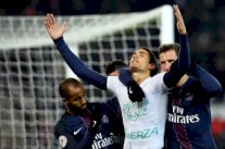 كافاني أحرز هدفاً... وتضامن مع شابيكوينسي بقميص خاص!