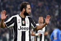 هيغواين ينفي تعرضه للتهديد بالقتل بعد انتقاله إلى يوفنتوس