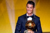 صحيفة كاتالونية تؤكد فوز رونالدو بجائزة الكرة الذهبية