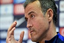 إنريكي يقر بحاجة برشلونة للفوز في 