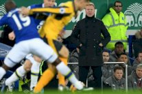 كومان يسخر من فينغر لـ