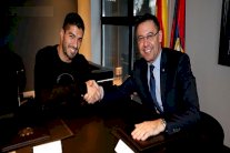 سواريز يؤكد: سعادتي لن تكتمل إلّا بعد تجديد عقد ميسي