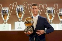 لاعبو الدوري الإسباني الأكثر تتويجاً بـ