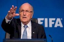 بلاتر يهاجم إنفانتينو على خلفية 