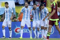 الأرجنتين تنهي 2016 متصدرة وفرنسا أفضل منتخب صاعد